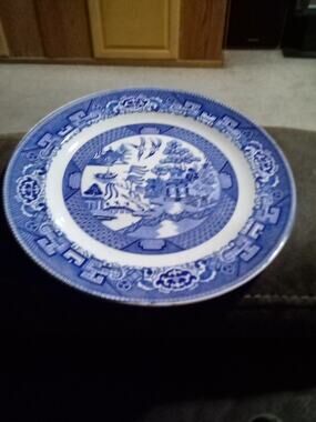 Vintage Homer Laughlin Blue Willow Dinner Plate 9-7/8" SO12 With Plate Hanger